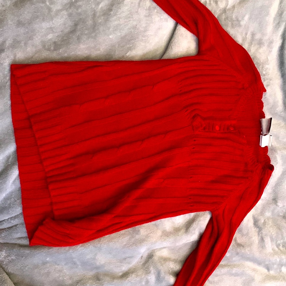 Sweater with the color of strawberries